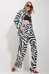 Trend Alaat Stili Women's Black and White Patterned Cranberry Shirt Pants Suit