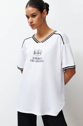White Slogan Printed Oversize/Wide Cut V-Neck Knitted T-Shirt