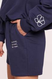 Woman's Shorts B186
