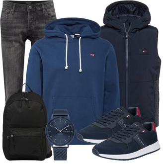 Gothic Outfit mit Schwarz Nike Sportswear "Freizeit Outfit"Look: Uni, Classic, Gothic, Lack, Moderne, Schön