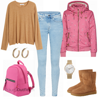 Outfit mit Stiefel UGG "Marni"