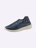 Sneaker mit Cut-out image