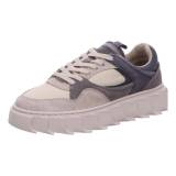 Sneaker aus Stoff image