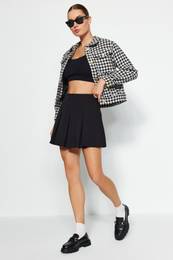 Black Pleated Woven Short Skirt