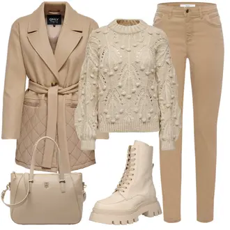 Lack Outfit mit Beige/Khaki SchnürStiefelette/Chunky Sneaker/Klassischer Stiefel/SpringerStiefel/Plateau Stiefel/Plateau SchnürStiefel About You "Auffälliger Look für den Herbst"Look: Uni, Outdoor, Techno, Unisex, Esthetische, Bundeswehr, Egirl, Lack, Trendige, Waage