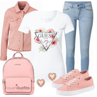 Outfit mit Rosa/Beige/Blau Sneaker Tommy Hilfiger "Perfekt für den Sommer"