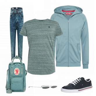 Outfit mit Türkis Schultertasche Fjällräven "Praktischer Look"