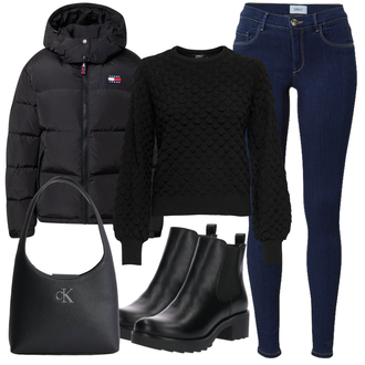 Oversize Kurz Outfit mit Schwarz Chelsea Boot/Lederjacke/Flache Stiefelette/Gummistiefelette About You "Perfekt für den Herbst"Look: Uni, Schick, Edel, Coole, Oversize, Techno, Unisex, Wetlook