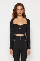 X Sagaza Studio Black Knitted Crop Blouse