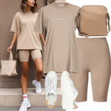 Outfits mit Oversize Shorts image