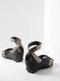Schoenen met sleehakken image