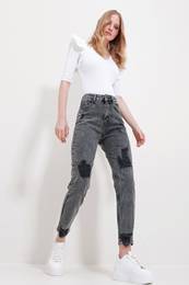 Women's Anthracite Snow Washed Mom Jean