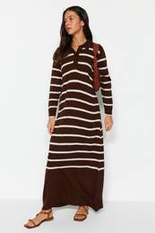 Brown Polo Neck rtasta pletenina obleka