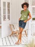 Grüne T-Shirts mit Prints image