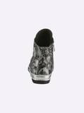 Stiefel mit Schlangenmuster image