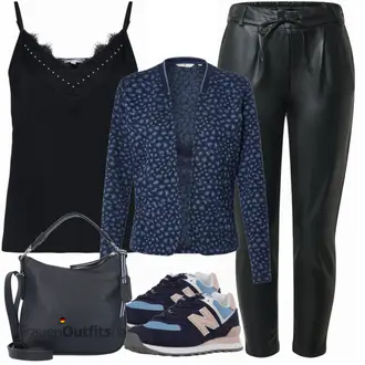 Schicke Outfits Geburtstag mit Dunkelblau/Schwarz/Blau Shirt & Top Große Größe/Bluse und Tunika/Bluse Große Größe/Badeanzug Große Größe About You "Schickes Freizeitoutfit"Look: Konzert, 40 Geburtstag, Silvester, Strandtag, Geburtstag