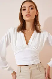 Happiness stanbul Women's Ecru Deep V Neck Crop Sandy Knitted Blouse