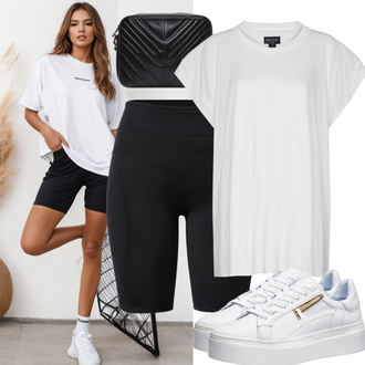 Club Outfit "Tenue moderne avec des t-shirts oversize et un short de cycliste"