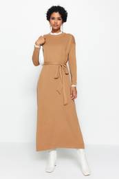Camel Pearl podrobna pleteninska obleka