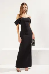 Black Body-Sit Carmen Collar Woven Stylish Long Evening Dress