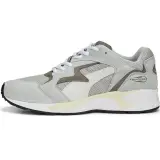Sportliche Bekleidung von Puma image