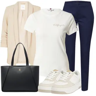 Outfit mit Sneaker Low Pull&Bear "Schöner Sommer Look"