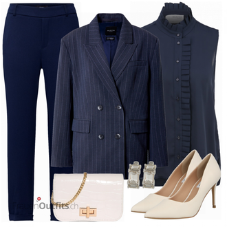 Outfit mit Rosa/Beige/Blau Schuh High Heel Steve Madden "Outfit für die Konferenz"