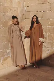 Brown Accessory Detailed Woven Cap & Abaya
