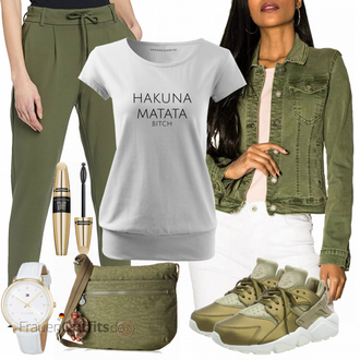 Outfit mit Grün Sneaker Nike "Cooler Look für den Frühling"