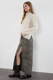 Stone Soft Texture Crew Neck Knitwear Sweater