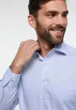 Hellblaue Ringelshirts image