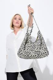 Taka pes rameno, leopard vzor, zapnn na patentn knoflk
