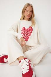 Happiness stanbul Women's Ecru Heart Embroidered Oversize Knitwear Sweater