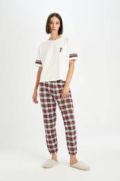 Women's Fall In Love Regular Fit Crew Neck Printed Short Sleeve Plaid Pajama Set