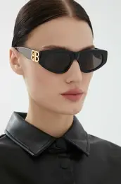 Sonna oala enski, rna barva