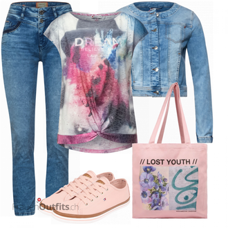 Outfit mit Rosa/Beige/Blau Sneaker Tommy Hilfiger "Lässiger Freizeit Look"