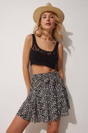 Happiness stanbul Women's Black Floral Patterned Mini Knitted Shorts Skirt
