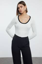 Ecru Ribbed Pool Collar Color Block Knitwear Sweater