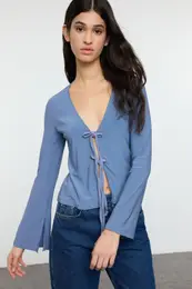 Indigo Body-fitting Regular/Normal Pattern with Binding Detail Stretchy Knitted Blouse