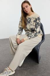 Stone Soft Texture Floral Knit Sweater