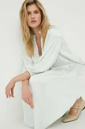 Obleka zelena barva