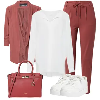 Outfit mit Weiß/Creme Plateau-Sneaker Pull&Bear "Modischer Look für den Herbst"