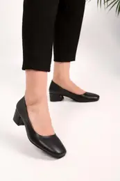 Women's Tria Black Skin Heeled Shoes