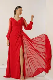 Sayg V-vrat dolga veerna obleka Chiffon z draping in podloenimi rokavi.