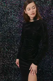 Obleka rna barva
